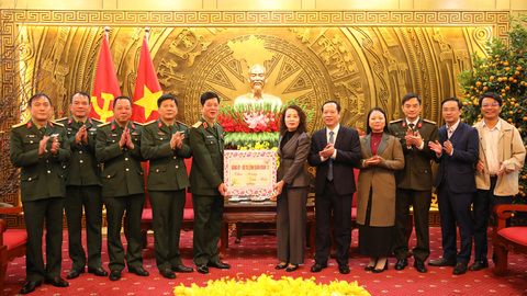 Đảng ủy, Bộ Tư lệnh Quân đoàn 12 chúc Tết tỉnh Bắc Ninh